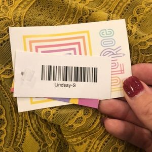 Selling a new with tag Lularoe Lindsey size S